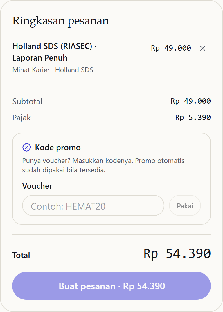 Halaman checkout dengan rincian item, kolom kode promo, pilihan metode pembayaran, dan ringkasan total.