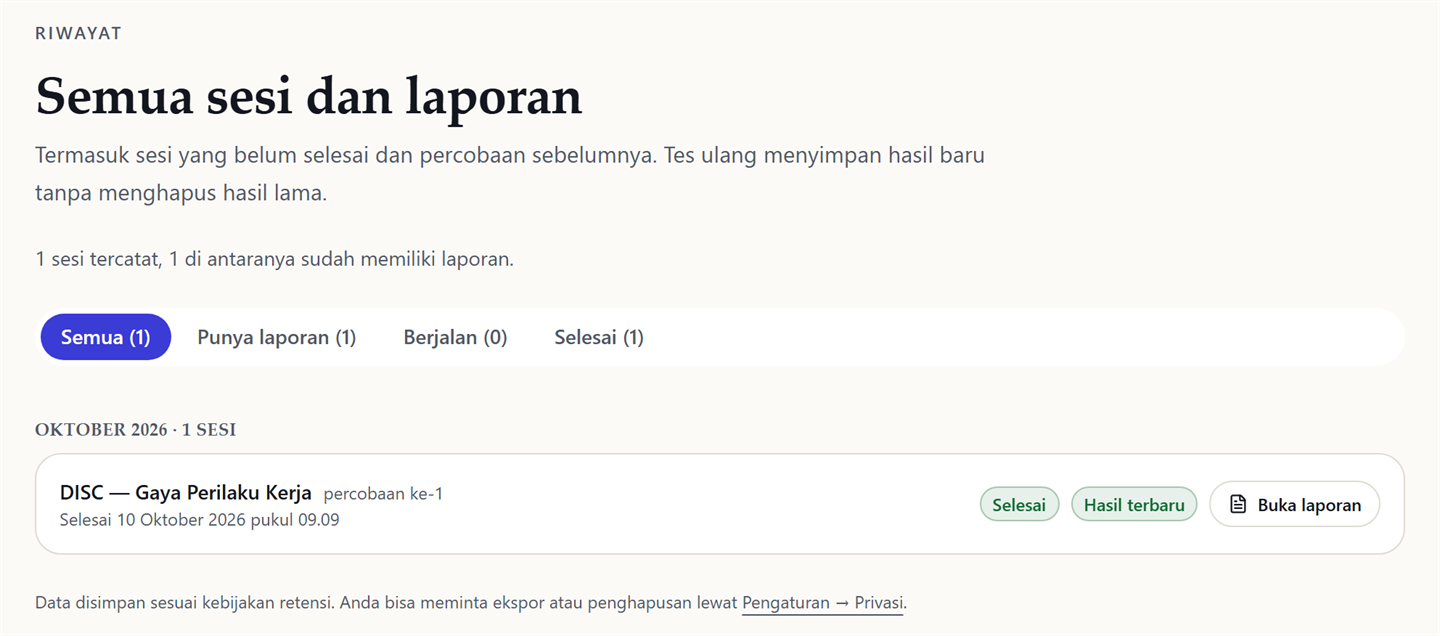 Halaman riwayat dengan daftar sesi dan tautan ke laporan.